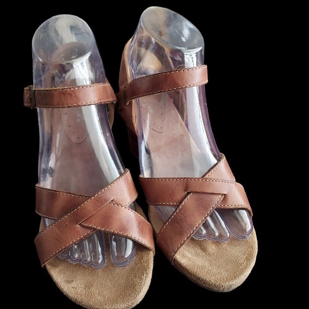 - Reaction Kenneth Cole 6.5 Excellent cond Tan leather uppers